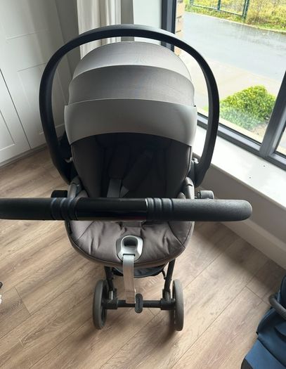 Cybex Eezy S Twist plus 2 Travel System Stroller Bundle with Cloud Z and Base