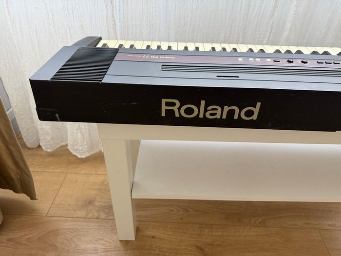 Roland ep-77 Digital Piano