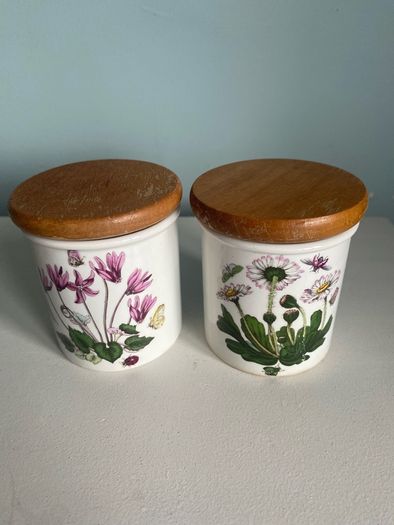 Portmeiroon botonical spice   jars with wooden lids