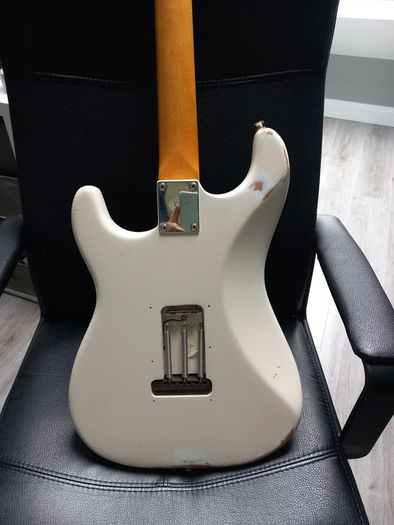2011 Squier Stratocaster Classic Vibe '60s (with Duncan and DiMarzio)