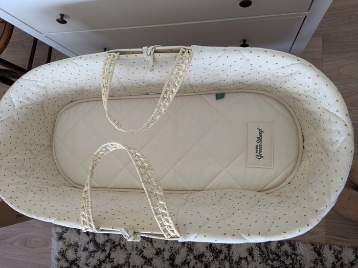 Little Green Sheep - Moses Basket and Static Stand