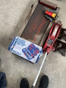 car tools , Jack & laying down board