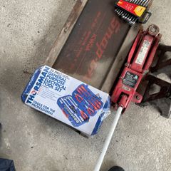car tools , Jack & laying down board