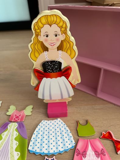 Melissa and Doug Dress doll magnetic