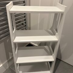 Bathroom shelving unit