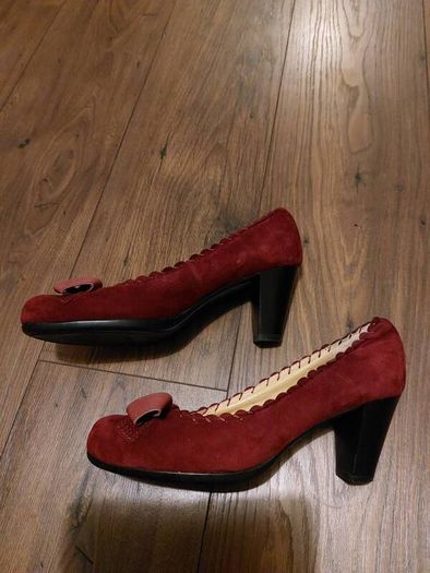 Burgundy- real suede shoes- uk7