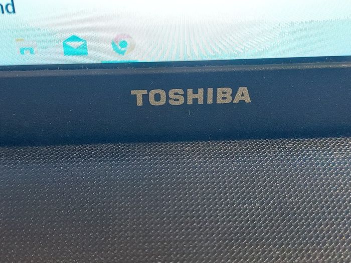 Toshiba Satellite C660-18C, Intel Celeron CPU 925, 2.3GHz, 4GB Ram, 255GB HDD, Windows 10, Microsoft Edge, Chrome and VLC