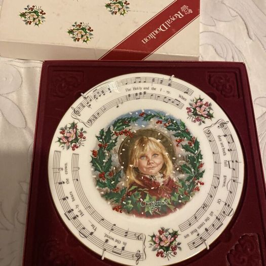 Royal Doulton Decorative Christmas Carols - 5th of Series - 1987 Boxed Plate