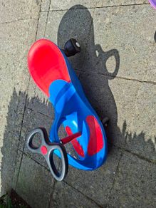 Blue and red wiggle car
