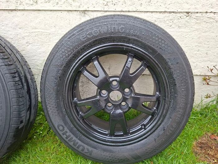 195/65/15 Kumho tyres & alloys