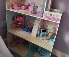 Barbie dollshouse