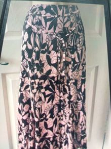 Black & Pink Floral Skirt Size 10/12