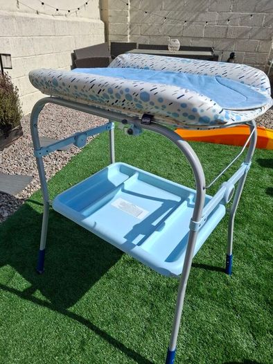 chicco baby bath and changing table