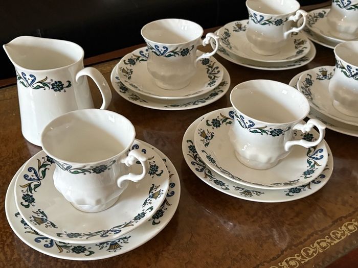 Vintage x22 pieces Tea set