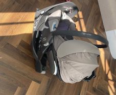 Cybex cloud Z platinum with isofix base included
