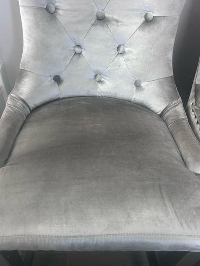 4 high chairs