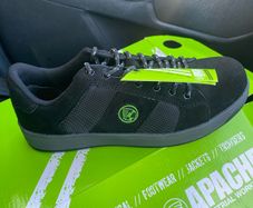 apache steel toe runners SIZE 7