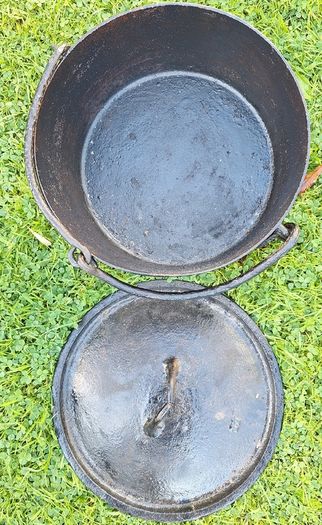 Antique Cast Iron Pot