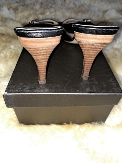 Vintage Gucci Black Leather Buckle Heel