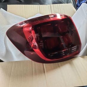 Dacia Sandero 2017--> tail lamp. Genuine, brand new