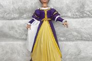 2002 Papo Medieval Attire Queen Approx. 9 cm. Damaged Nose Used Please see photos
