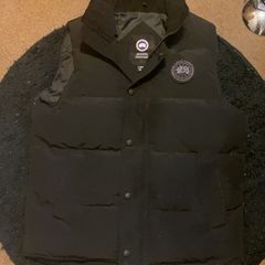canada goose gilet