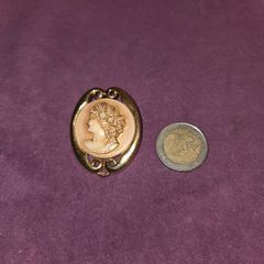 Vintage Cameo Brooch