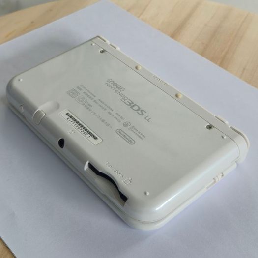 Nintendo New 3DS XL - Pearl White (Mint Condition)