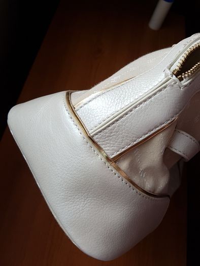 Tommy Hilfiger handbag