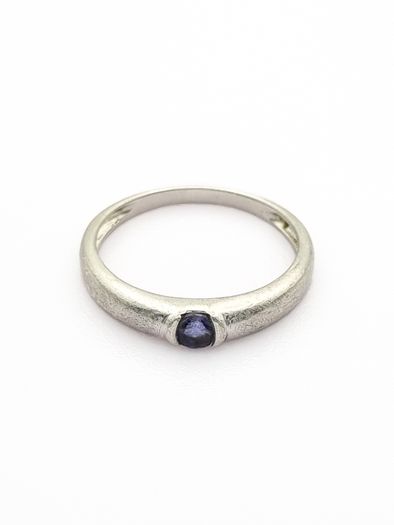 925 Vintage Sterling Silver & Dark Amethyst Ring