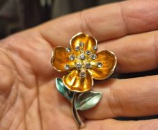 Vintage Brooch Flower
