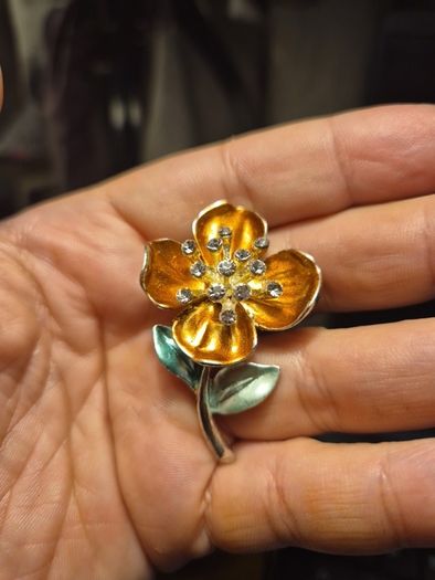 Vintage Brooch Flower