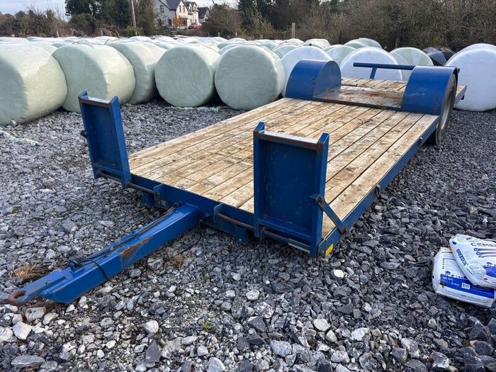 Bale trailer / lowloader