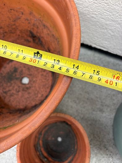x3 Large Terracotta pots x2 Small ceramics pots