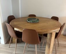 1.5m oak round table and chairs