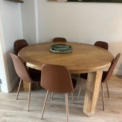 1.5m oak round table and chairs