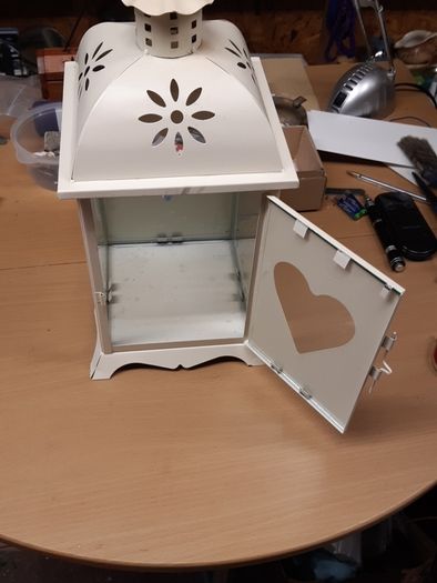 Lantern Metal
