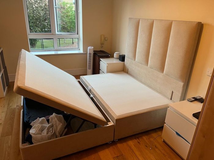 king size bed with ottoman