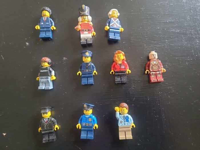 Lego - 20 x mixed Lego minifigures marvel and others
