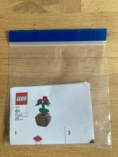 Lego rose pot