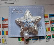 Flower Knows Star with Faux Pearl Hair Clip