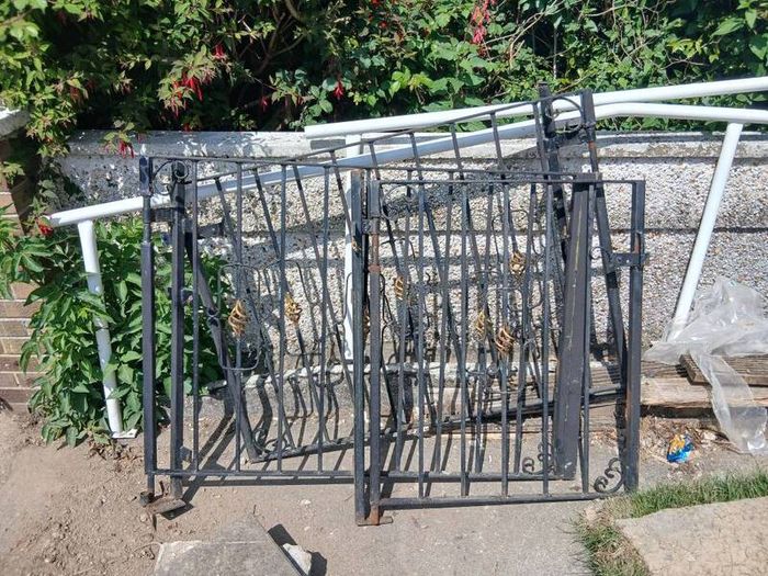 gate
