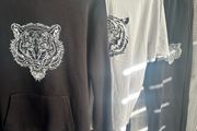 Men's Closure Tracksuit - Size Medium