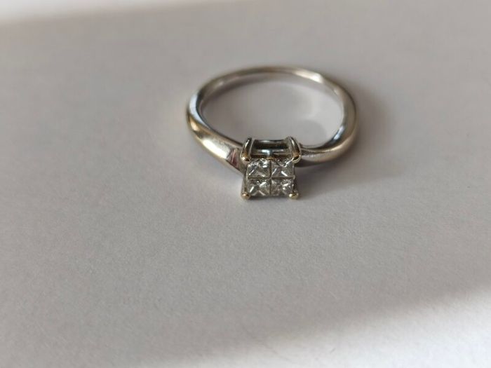 18k / ct Gold Ring Diamond