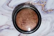 Revolution Vivid Baked Bronzer- Bronzed Fame  - New