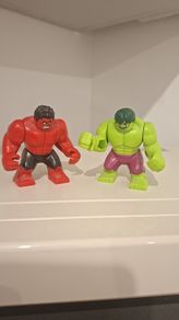 LEGO Marvel Super Heroes Red Hulk Vs Green Hulk Big Lego Figures