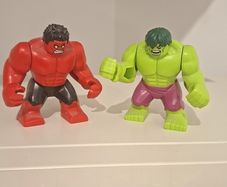 LEGO Marvel Super Heroes Red Hulk Vs Green Hulk Big Lego Figures