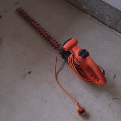 Black Decker Electric Hedge Trimmer Working
