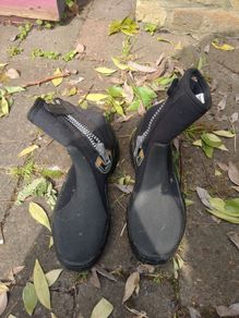 neoprene boots size S
