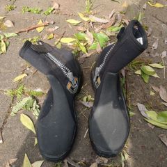 neoprene boots size S